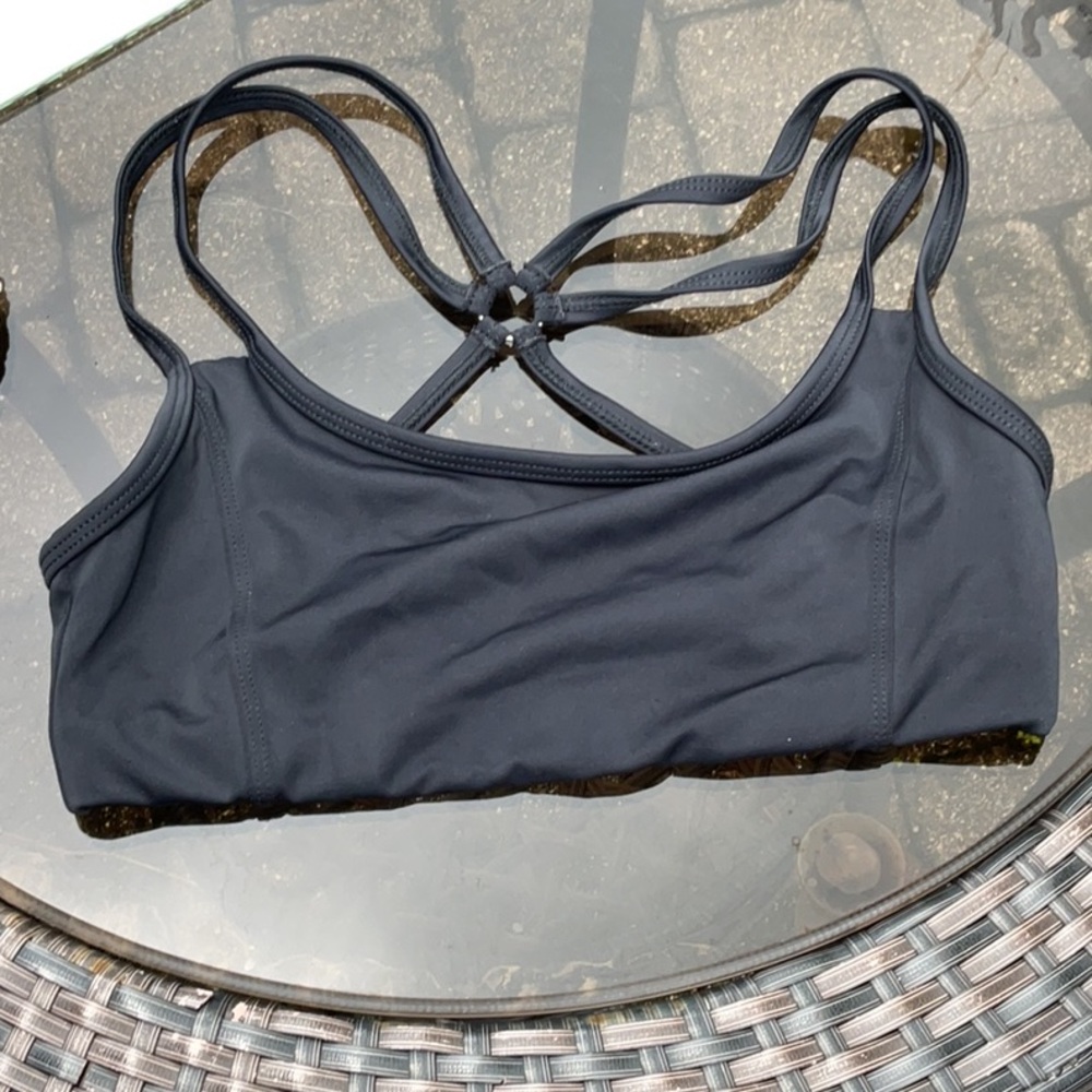 ONZIE CIRCLE BACK BLACK SPORTS BRA, SIZE M/L
